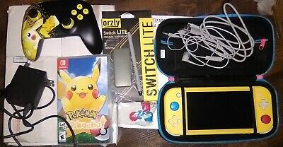 Nintendo Switch Lite 32GB Yellow and Pokemon Let's Go, Eevee