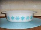 Vintage Pyrex 1 1/2 Quart Casserole Dish #043 White/Turquoise Snowflake No Lid