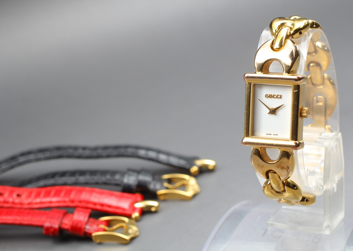 Gucci Exc+5 1800L Change 3 Belt Gold White Dial Quartz Womens Watch Japan Movement