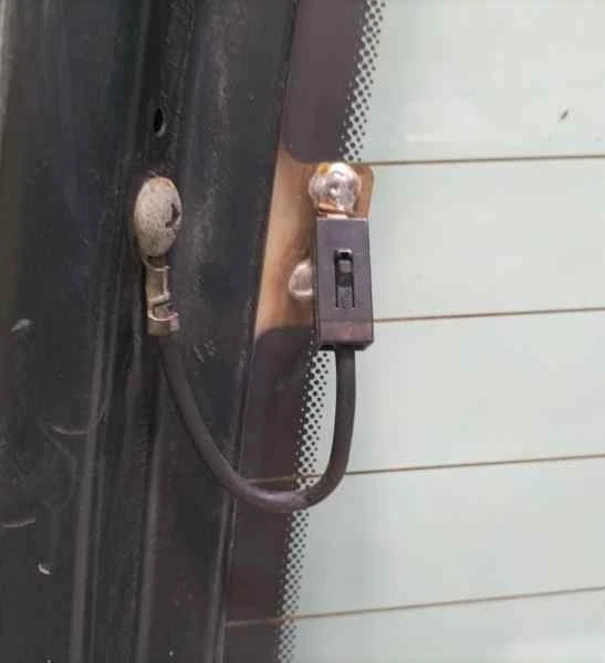 MB945277 PORTON TRASERO / 86626 / 181799 PARA MITSUBISHI MONTERO V20/V40 2500 - Imagen 4 de 4