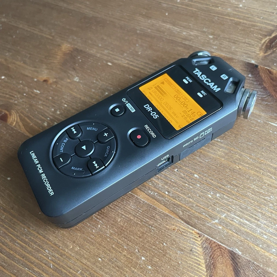 Digital Audio Recorder Tascam DR-05 v2 Digitalrekorder Version 2 - Bild 2 von 4