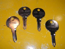 Lot of 4 -  ilco RN30 - X147 for Renault Peugeot   Key Blank  #2