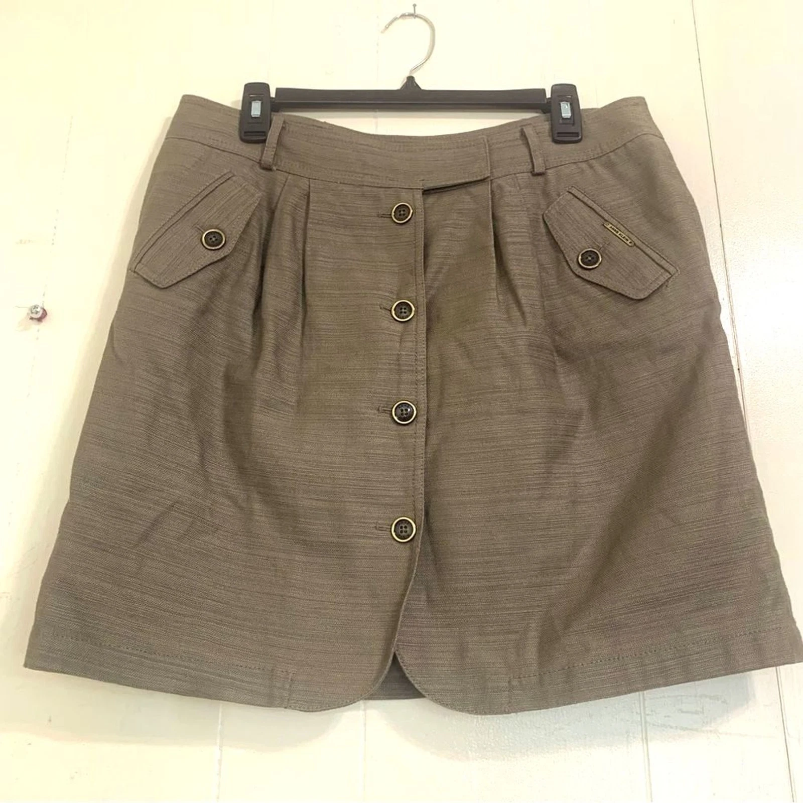 Anne Klein Skirt Size 10 Olive Green Linen Button Down Mini Skirt Size 10.