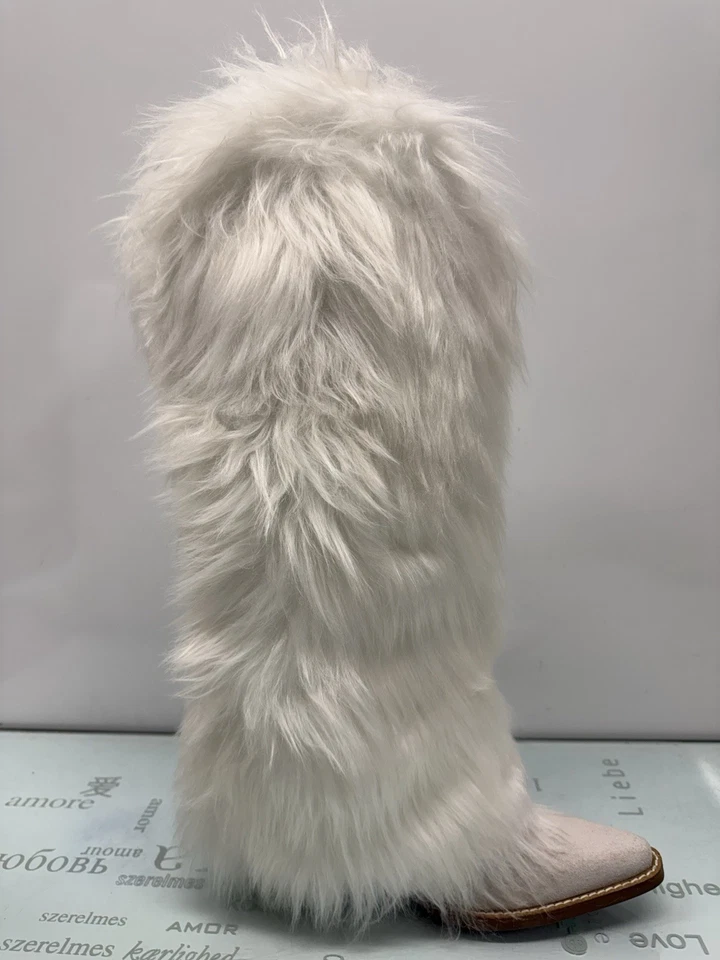 Bota de moda Dingo para mujer acurrucada de piel sintética - punta corta talla 7, usada. Foto 2 de 4