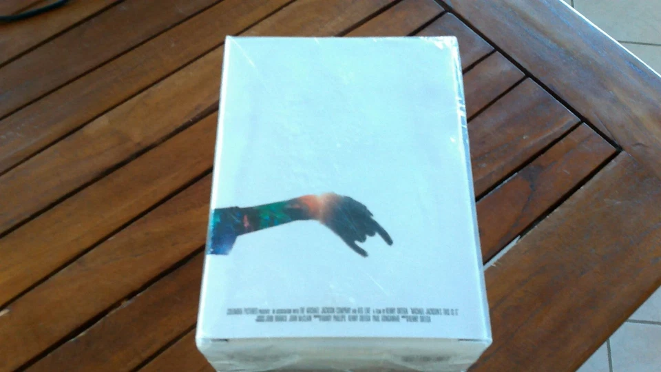 scelled new  Michael Jackson This is it  Box set Japan DVD Box Limited Release - Image 3 of 4