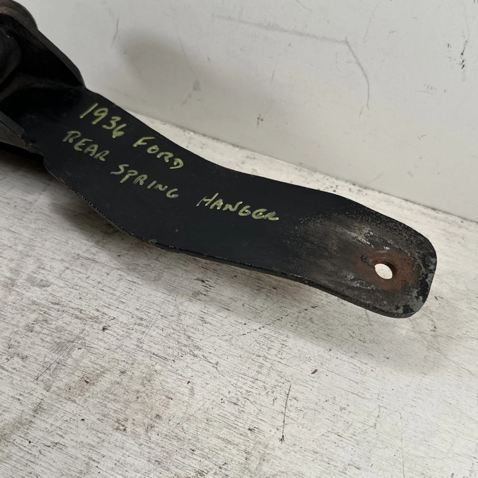 Vintage Used 1936 OEM Rear Spring Hanger Set LH And RH Sides Very Good Condition - Image 4 of 4