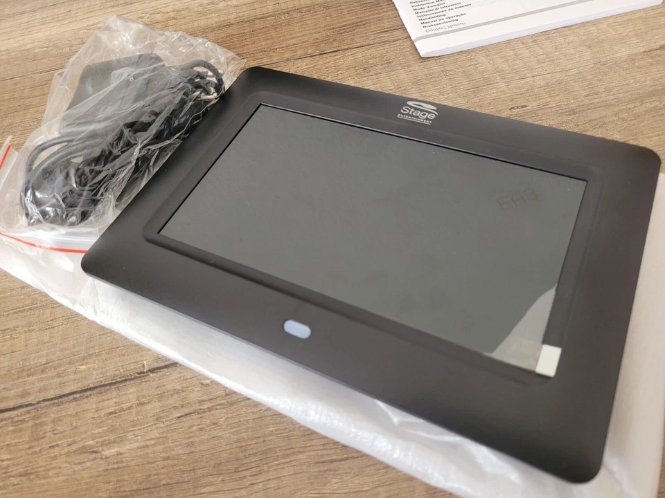 Braun Digi Frame 7100 Neuwertig und Originalverpackt + 1GB Speicherkarte - Bild 4 von 4