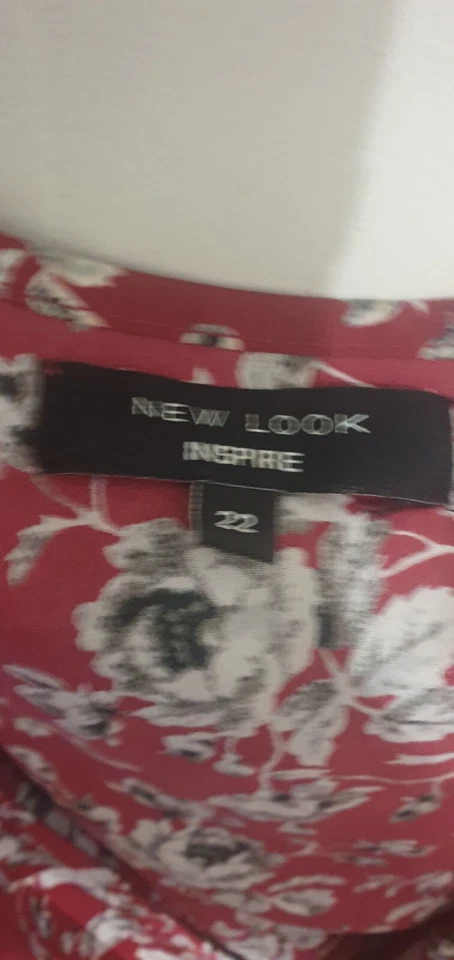 NEW LOOK Floral Rose Print Purple Burgandy Blouse Top Size UK 22 - Image 3 of 4