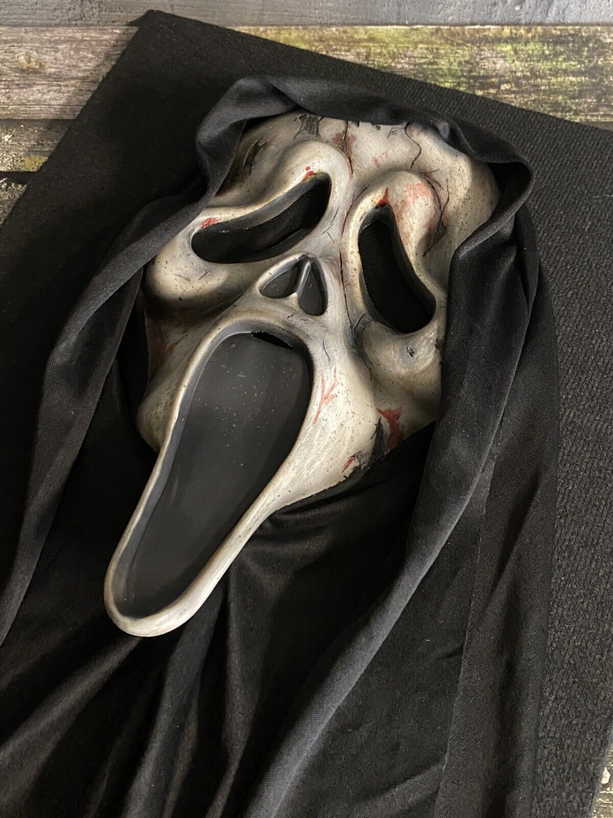 Screen-worn mask of SCREAM 6 to be auctioned