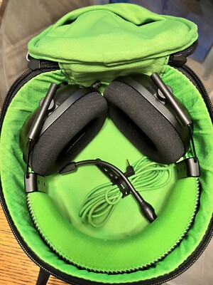 Razer BlackShark V2 Gaming Headset - Black, Green With Case