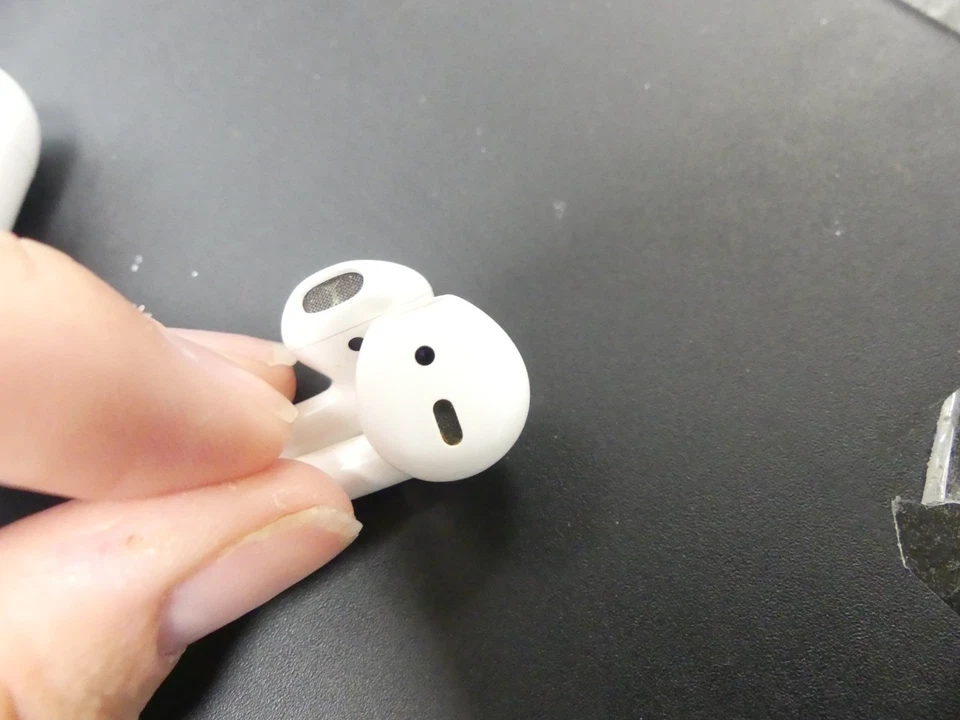 Apple AirPods (2nd generation), photo 3 sur 5