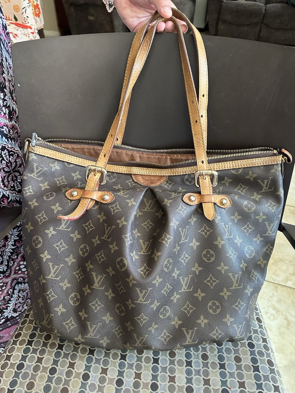 Luis Vuitton - image 2