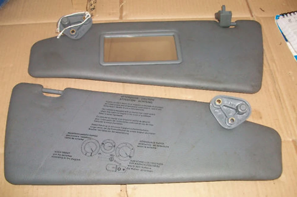 FIAT BRAVA 1996-1998 / BRAVO 1998 PAIR OF DARK GREY SUN VISORS WITH 1 MIRROR - Image 1 of 1