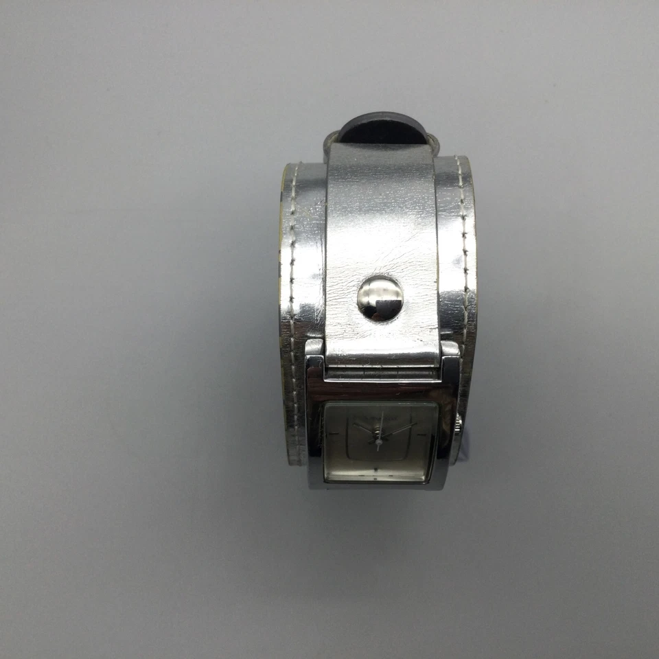 Reloj Vestal Tank Mujer 24mm Metálico Tono Plateado Puño Correa Cuero Batería Nueva Foto 3 de 4