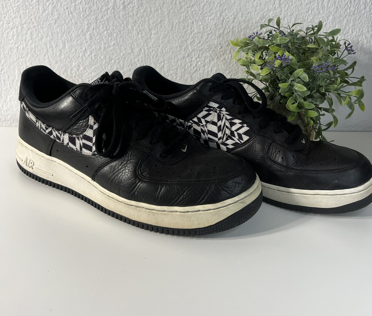 13 Nike Air Force 1 Low Black Tiger Camo White Trainers  display picture 3