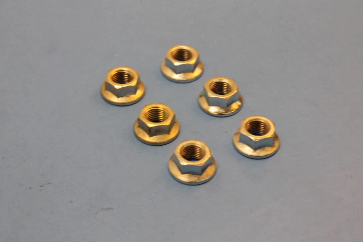 Nuevo de Lote Antiguo Yamaha MX175 DT250 DT400 YZ125 YZ465 Tuerca de Brida CANTIDAD 6 PIEZAS# 95701-12100 Foto 3 de 4