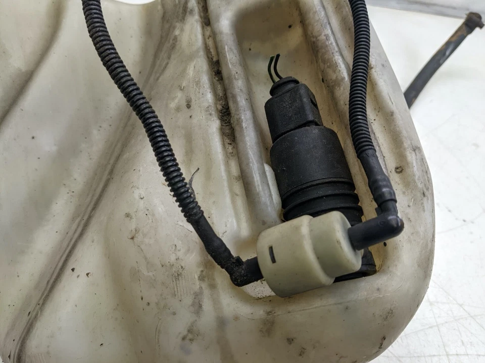 AUDI A6 S6 RS6 4.2 V8 2003 PARABRISAS LAVADORA BOTELLA TANQUE 4B0955453 Foto 2 de 4