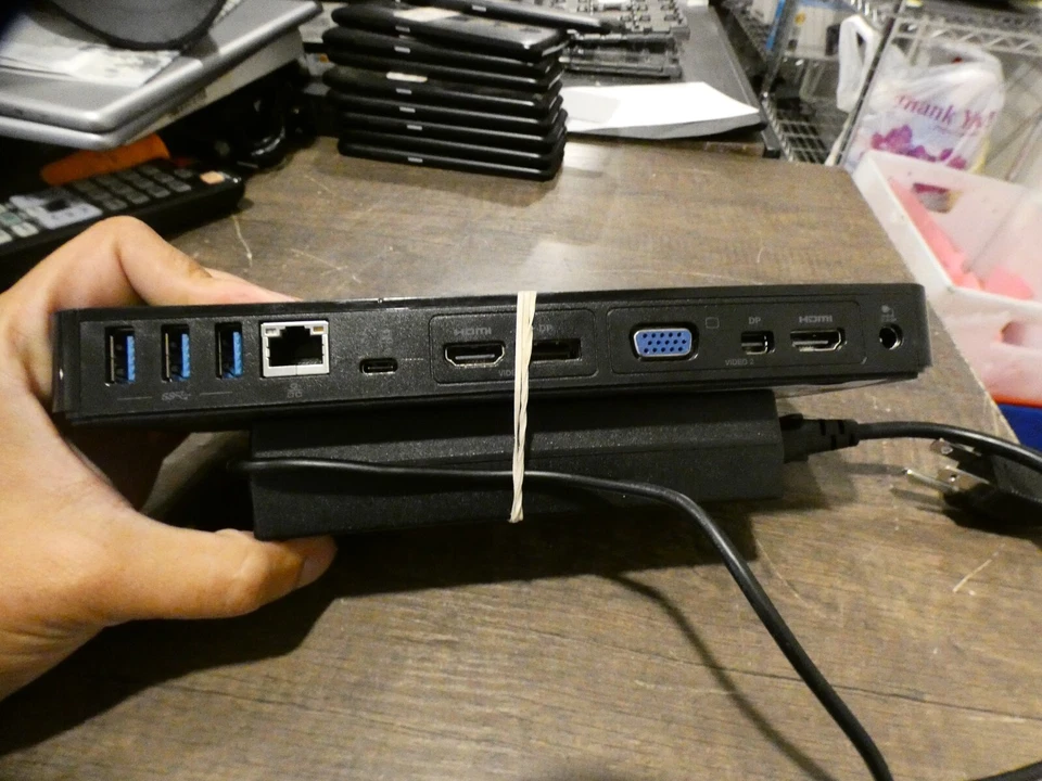 Toshiba Thunderbolt 3 Dock PA5281U-1PRP USB 3.0 Estación de Acoplamiento con Adaptador de 100 W Foto 3 de 4