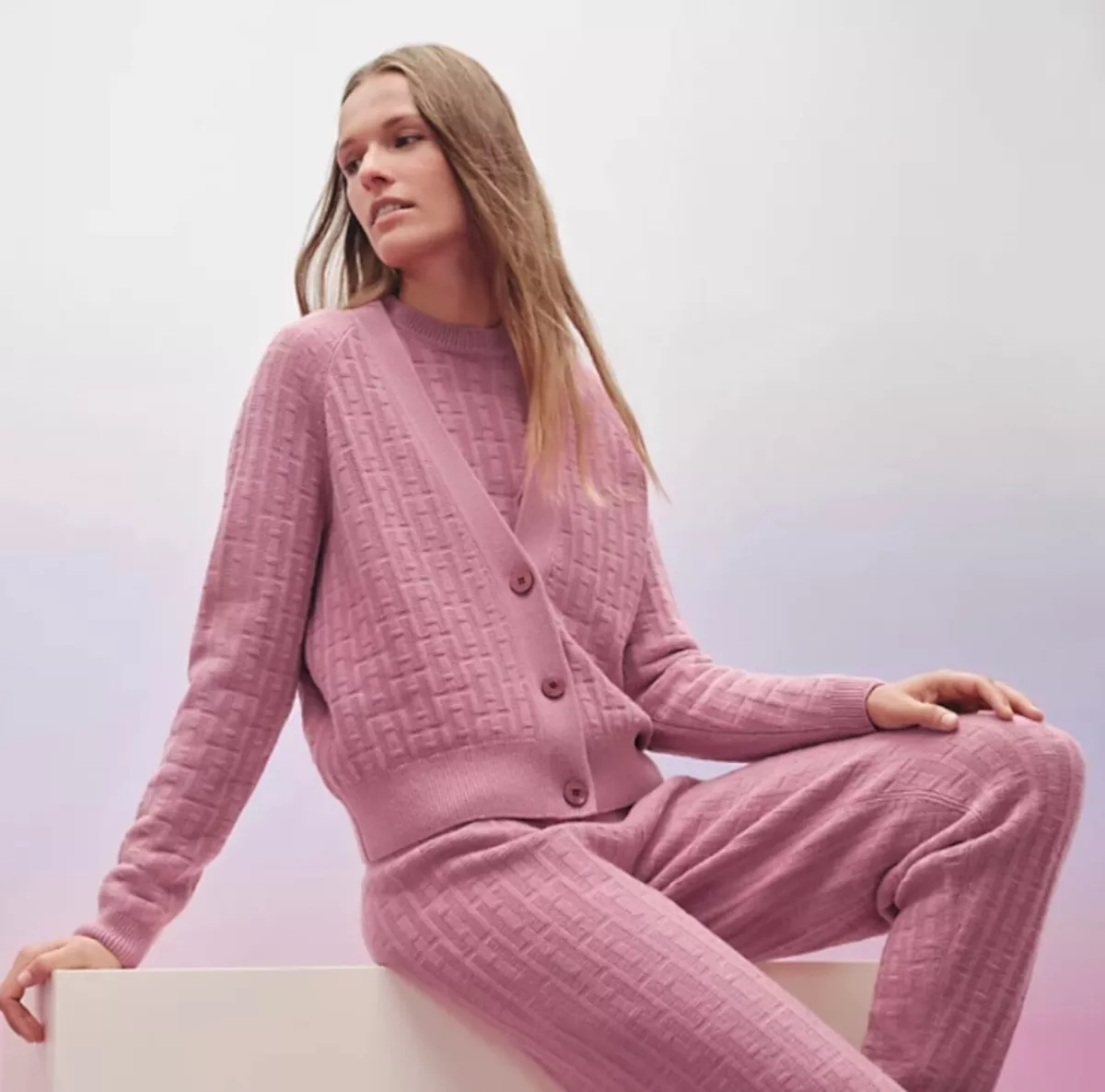 HERMES Cardigan 8H Rose Aphrodite Size 36 NEW