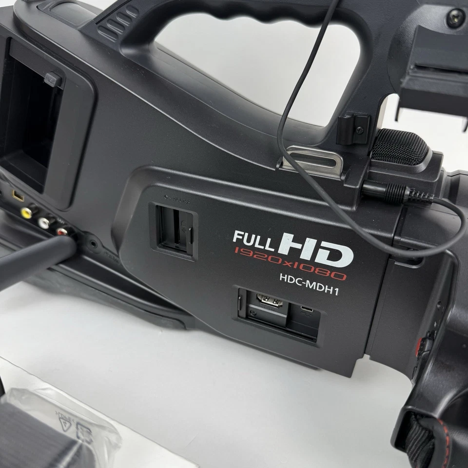 Panasonic HDC-MDH1GCK Professional Camcorder SDXC Card HD Digital Complete Setup - Image 4 of 4