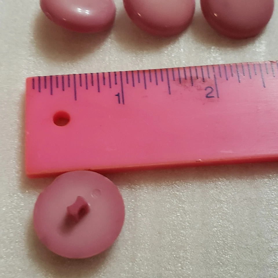 Lote de 8 botones de caña rosa de 7/8" artesanías de costura de plástico ligeramente abovedadas semi brillantes Foto 2 de 4