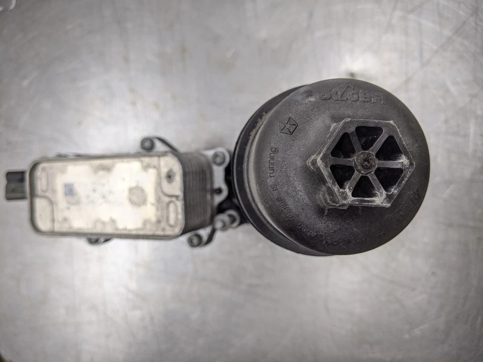 Carcaça do filtro de óleo do motor para 14-17 Chrysler 300 3.6 68105583AE - Imagem 4 de 4