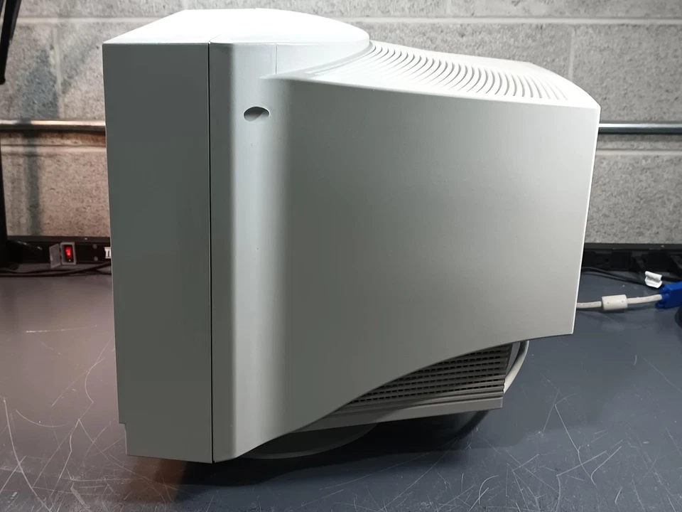 ViewSonic A75F (VCDTS21529) 16" CRT Monitor - Image 4 of 4