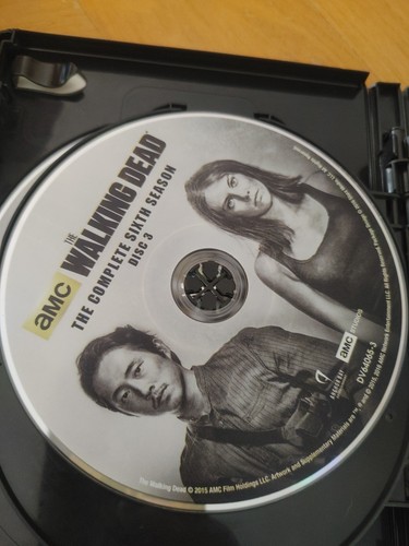 Walking Dead Season 4 ,5 , And 6 - Picture 15 of 19