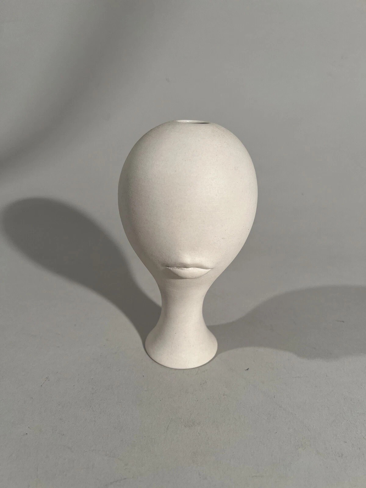 Jonathan Adler White Ceramic Mrs. Muse Vase
Opens in a new window or tab
