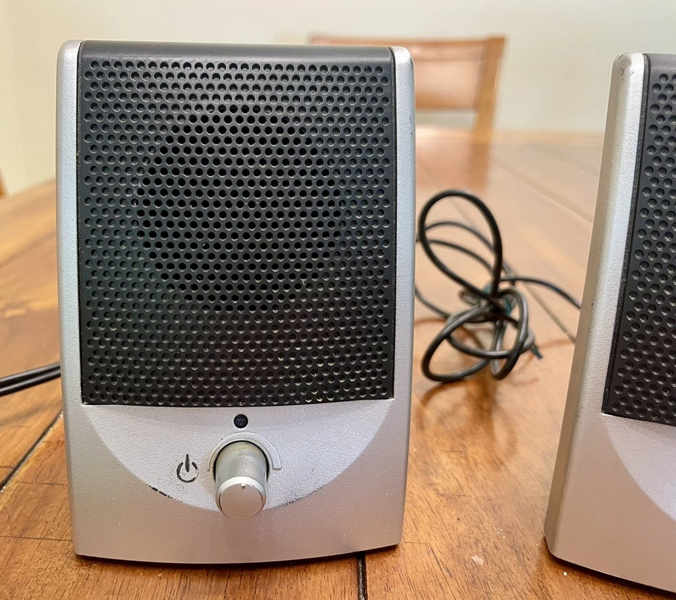 Gateway Computer Speakers Diamond Audio Technology Model EMC 2.0 USB - Image 3 of 4