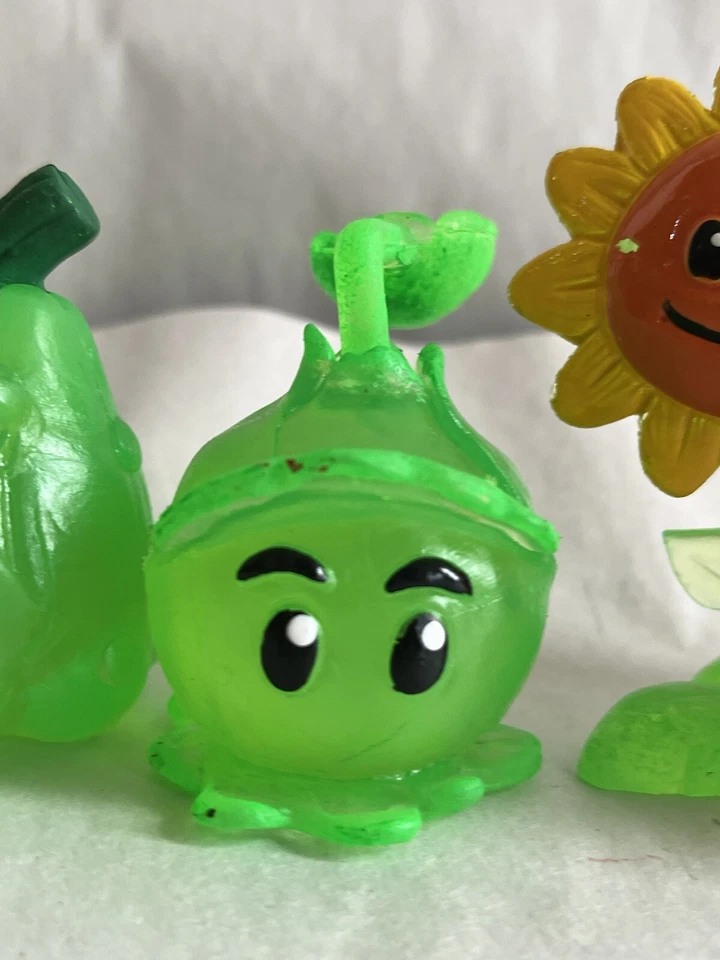 Pack Of 7 Plants Vs Zombies Figures 3” Mexican Bootleg action figure Mexico - Image 4 of 4