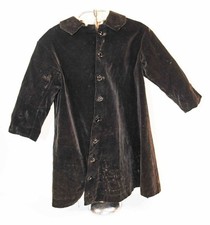 VICTORIAN CHILDS BROWN VELVET COAT, 1880s