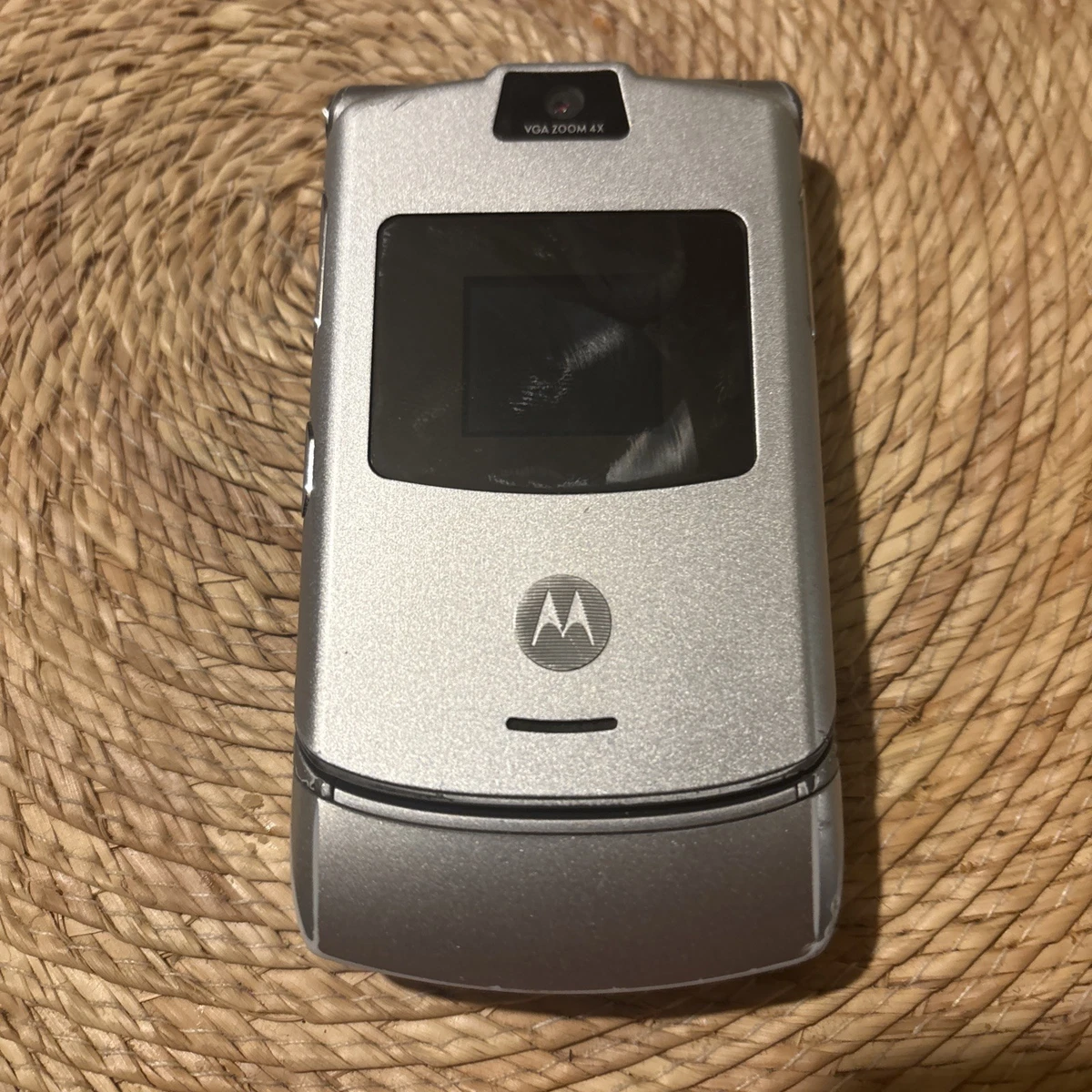 Motorola RAZR V3 5.5 MB Flip Cell Phones & Smartphones for sale | eBay