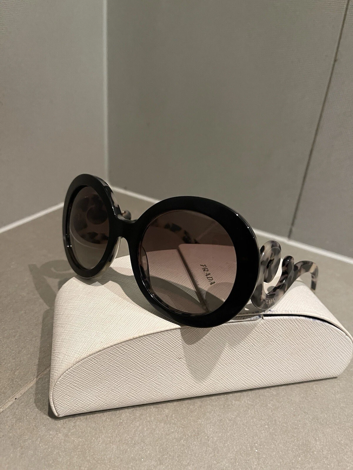 Prada Baroque Sunglasses Tortoiseshell Oversize Round Glasses Perfect Condition