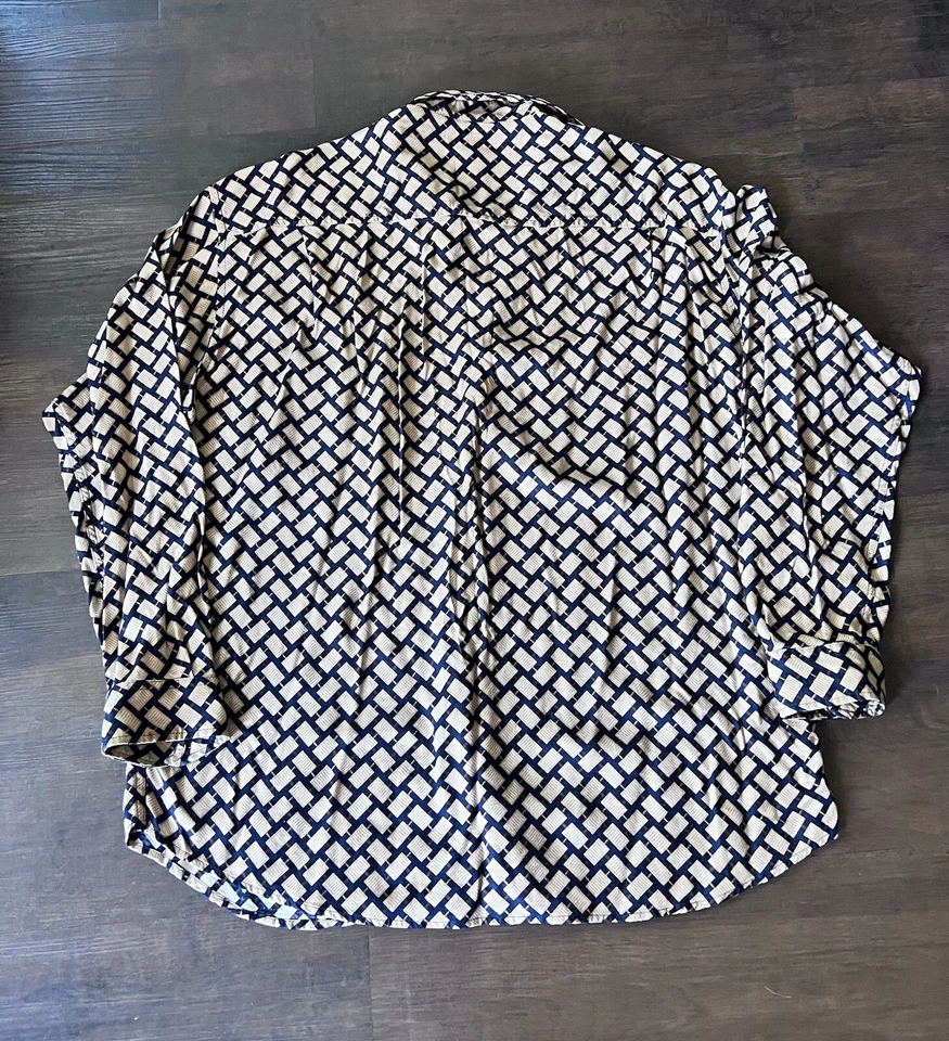 Claiborne Men’s Large Long Sleeve Button Up Geometric Green And Brown Pattern - Image 2 of 4