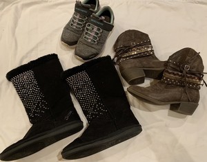 tennis shoe boots for womens