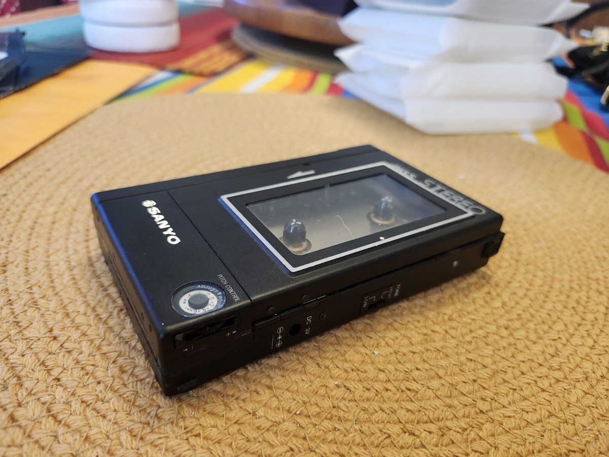 RARE Sanyo M5550 Metal Walkman Stero Cassette Player FOR