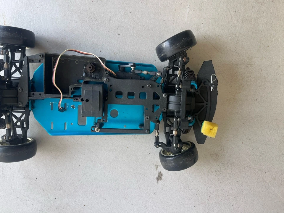 Chasis de coche a la deriva HSP FLY FISH R/C Foto 2 de 4