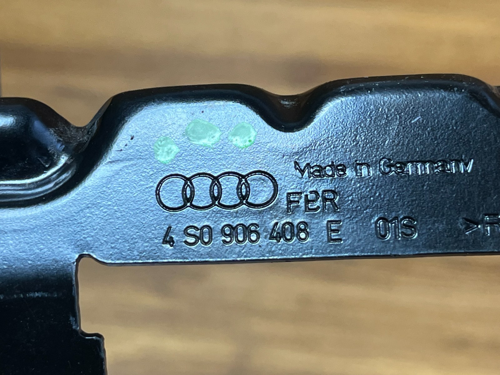 2016-2024 Audi R8 4S Right Air Pump Bracket Support Holder 4S0906408E OEM