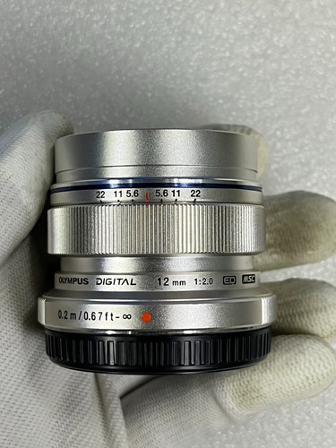 Olympus M.Zuiko Digital ED 12mm f/2 Lens (Sliver) - Picture 5 of 7