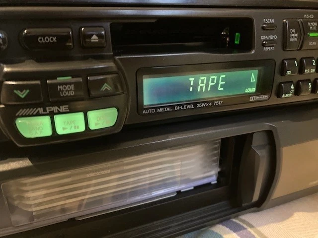 Cassette AM/FM Alpine 7817 en muy buen estado Porsche 911 993 Carrera de colección cara desmontable Foto 4 de 4