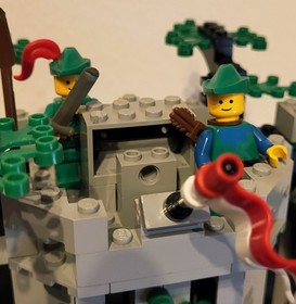 Lego Knights 6077 Forestmen,s River Fortress. Robin Hood Castle Knights 90s 