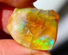 Opale de Feu Brute Multicolore de 26,705 ct