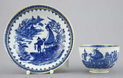 18TH CENTURY WORCESTER BLUE & WHITE 3'' TEA BOWL & 5'' SAUCER DR.WALL ASIAN SCENE