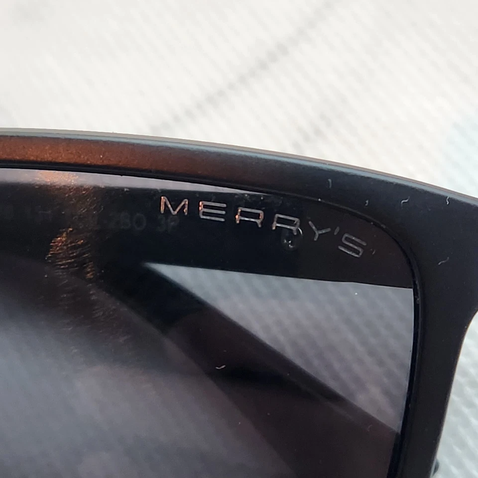 Gafas de sol Merry's S8225 58-16 131 TC0-2BO 3P diseño Italia mate negro cuadrado Foto 4 de 4