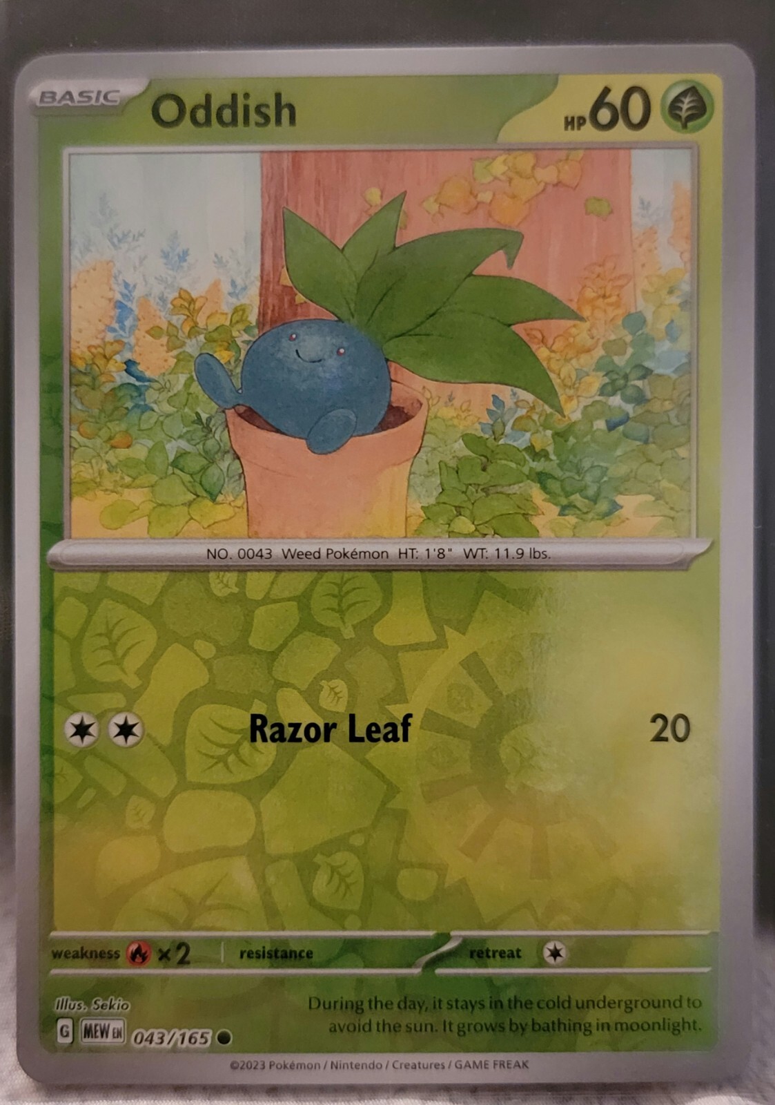 Pokemon TCG Card Oddish 043/165 Scarlet & Violet 151 Reverse Holo NM