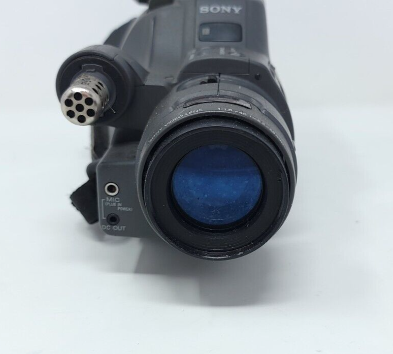 Sony Handycam CCD-F56 Camcorder Video 8 Untested For Parts Sony Handycam CCD-F56 Camcorder Video 8 Untested For Parts