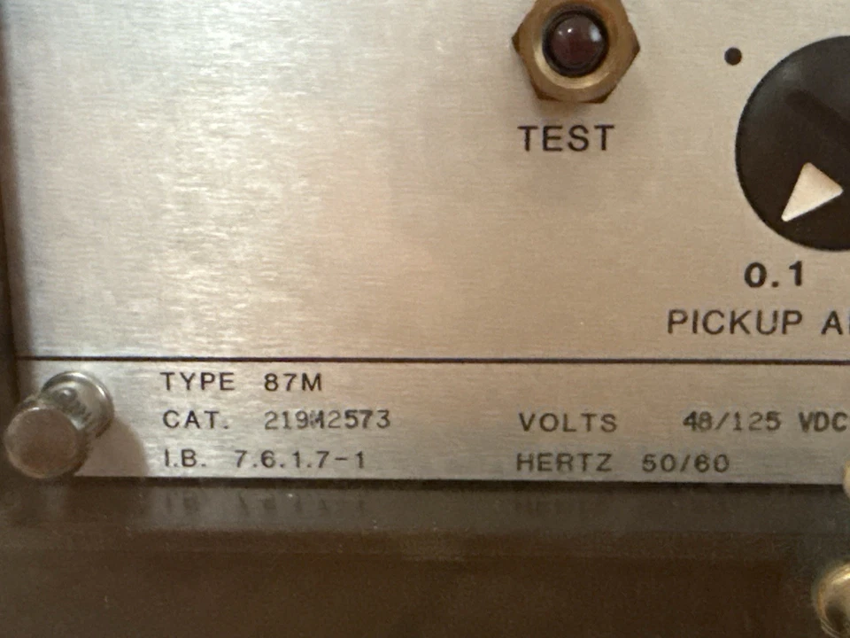 Relé diferencial ABB Circuit Shield 87M 219M2573 - Usado, funcionando, 48/125VDC Foto 2 de 4