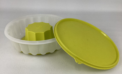 Vintage Tupperware Jel-Ring Jel-N-Serve Jello Mold Lime Green Lid Food Storage