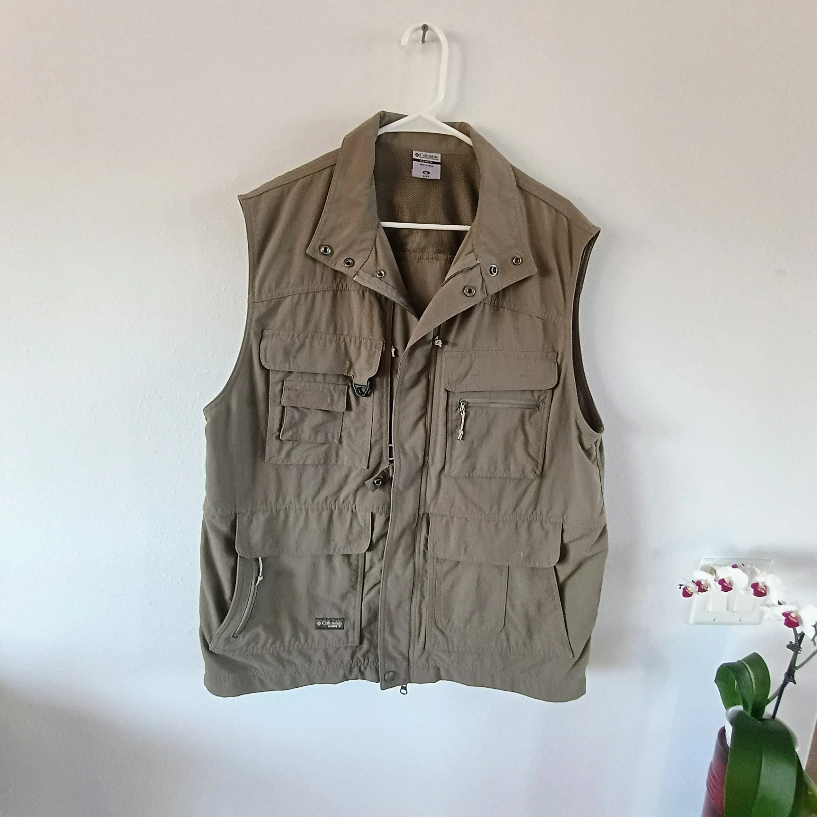 Columbia GRT Utility Vest Khaki Fishing Hiking Multi Pocket Outdoor XL USA